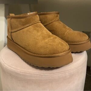 Cozy Arula Ankle Boots